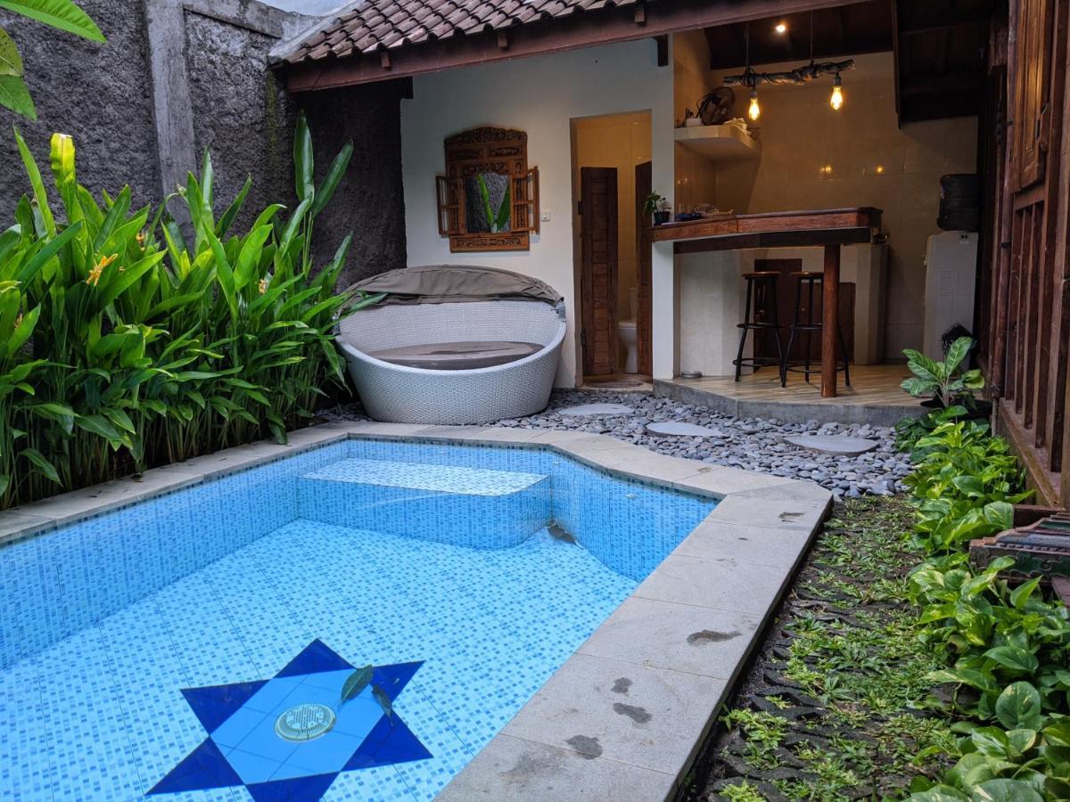 Bagus - Near & Trendy Shops, Restaurants, Cafes * Seminyak (Bali)