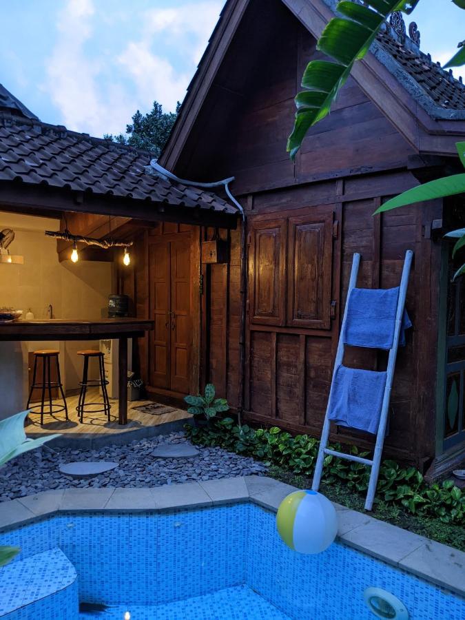 Bagus - Near & Trendy Shops, Restaurants, Cafes