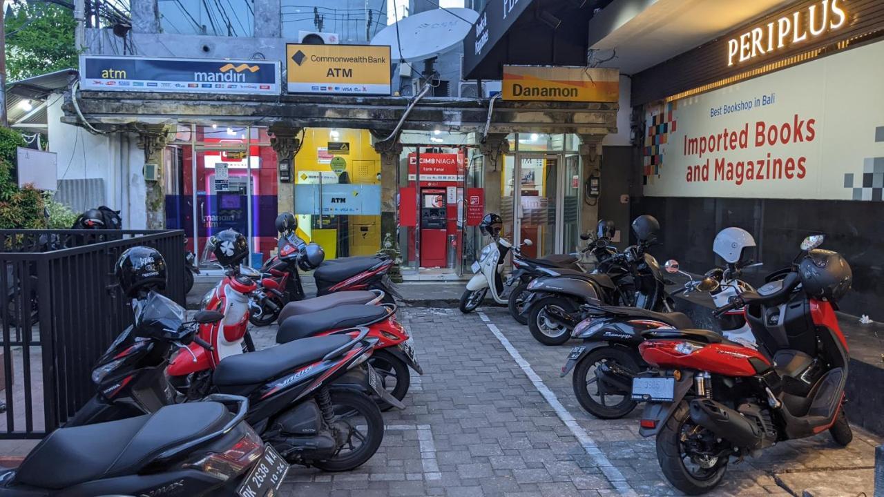 Bagus - Near & Trendy Shops, Restaurants, Cafes *