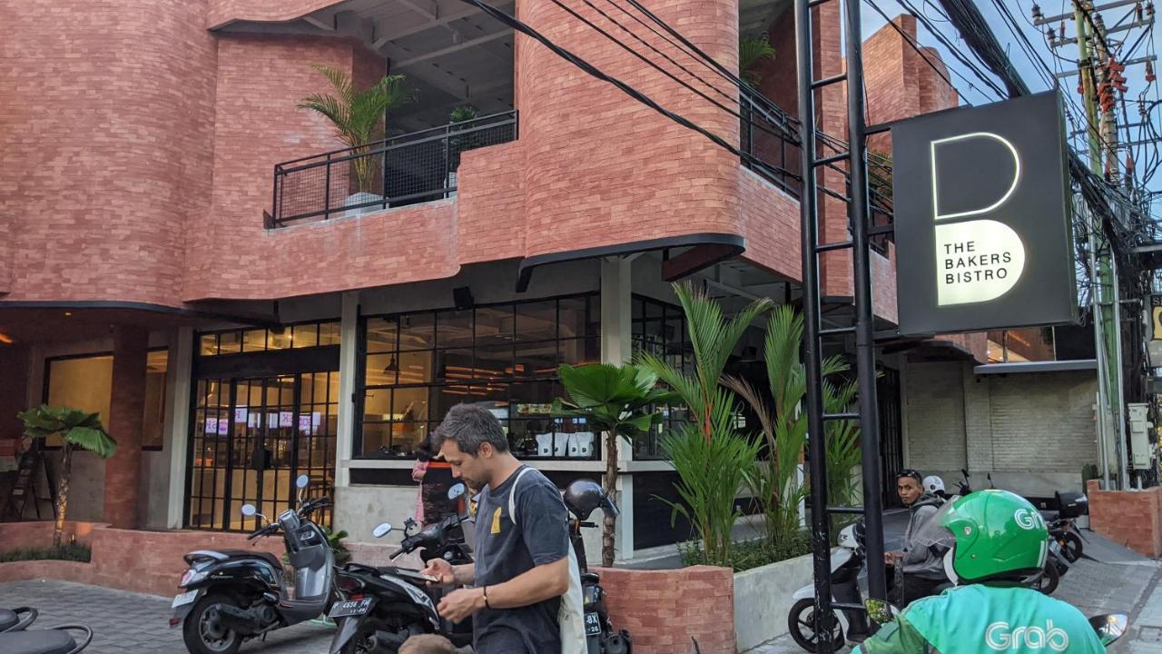 Bagus - Near & Trendy Shops, Restaurants, Cafes Villa