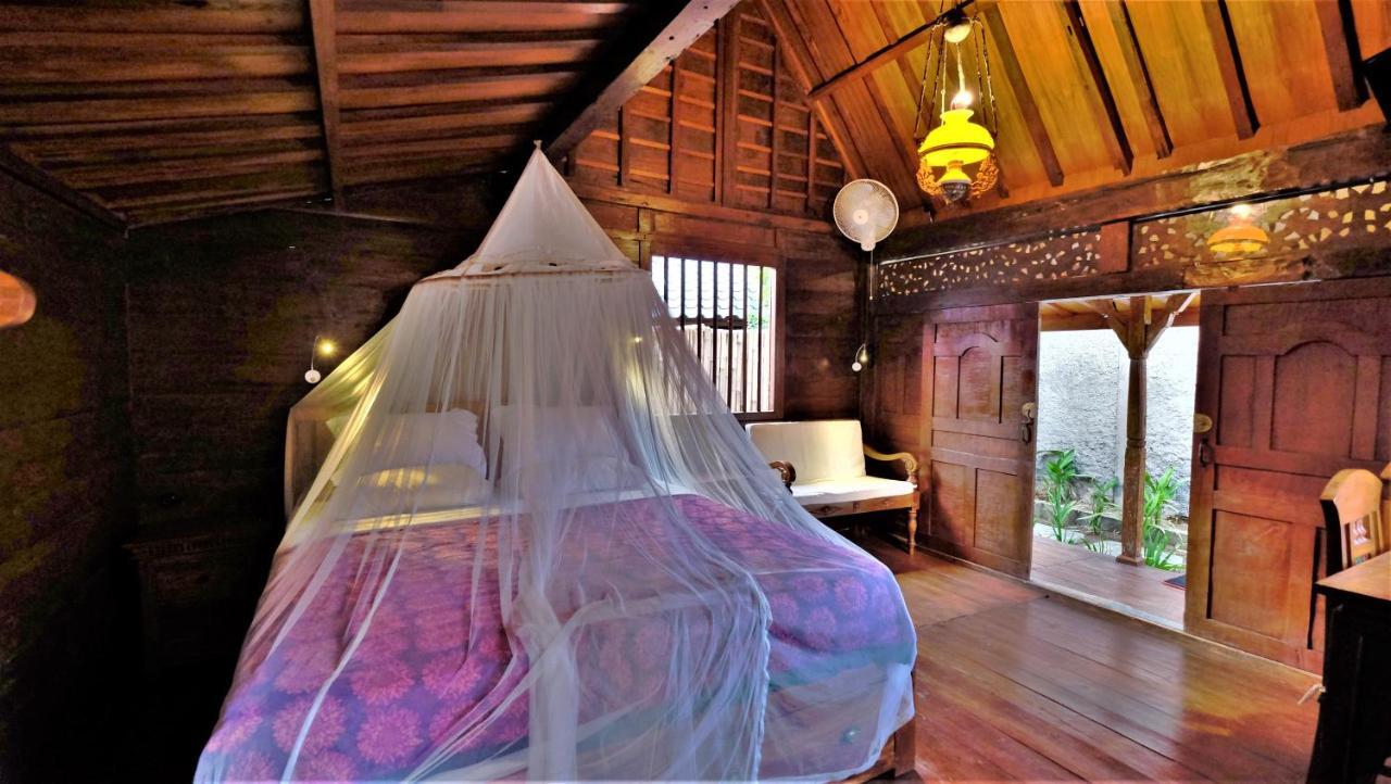 Bagus - Near & Trendy Shops, Restaurants, Cafes Villa